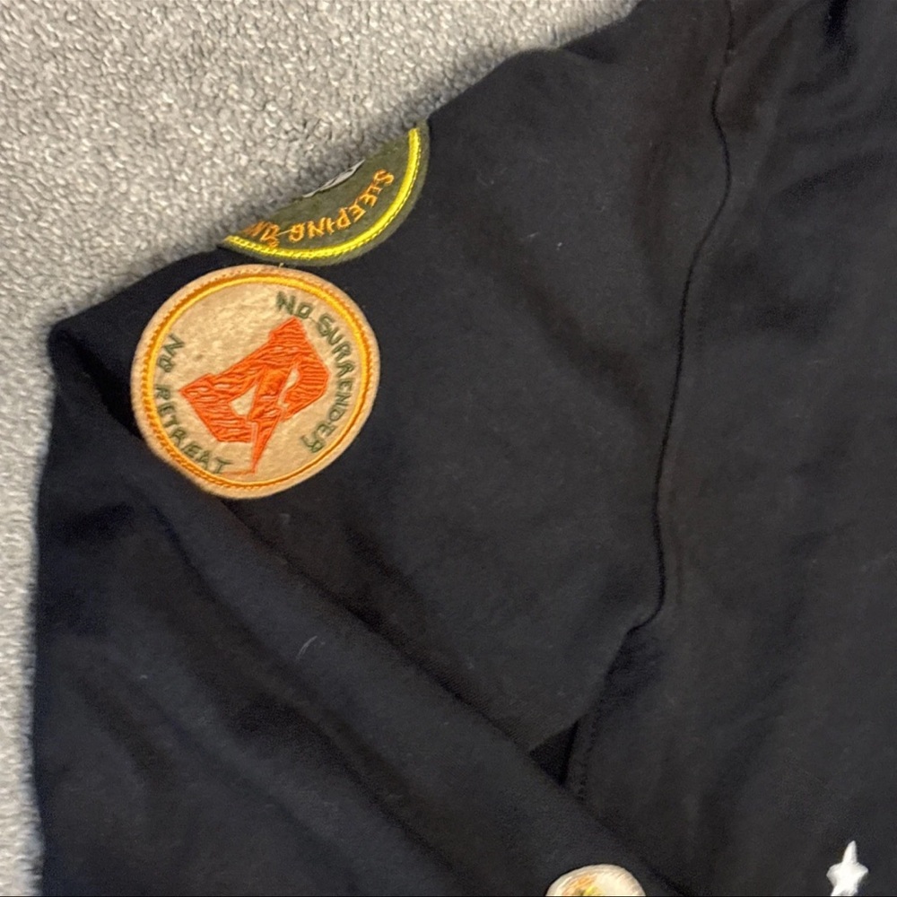 DREAMLAND Men’s Black Hoodie SZ M Embroidered Detail Patches No Surrender - Picture 12 of 14